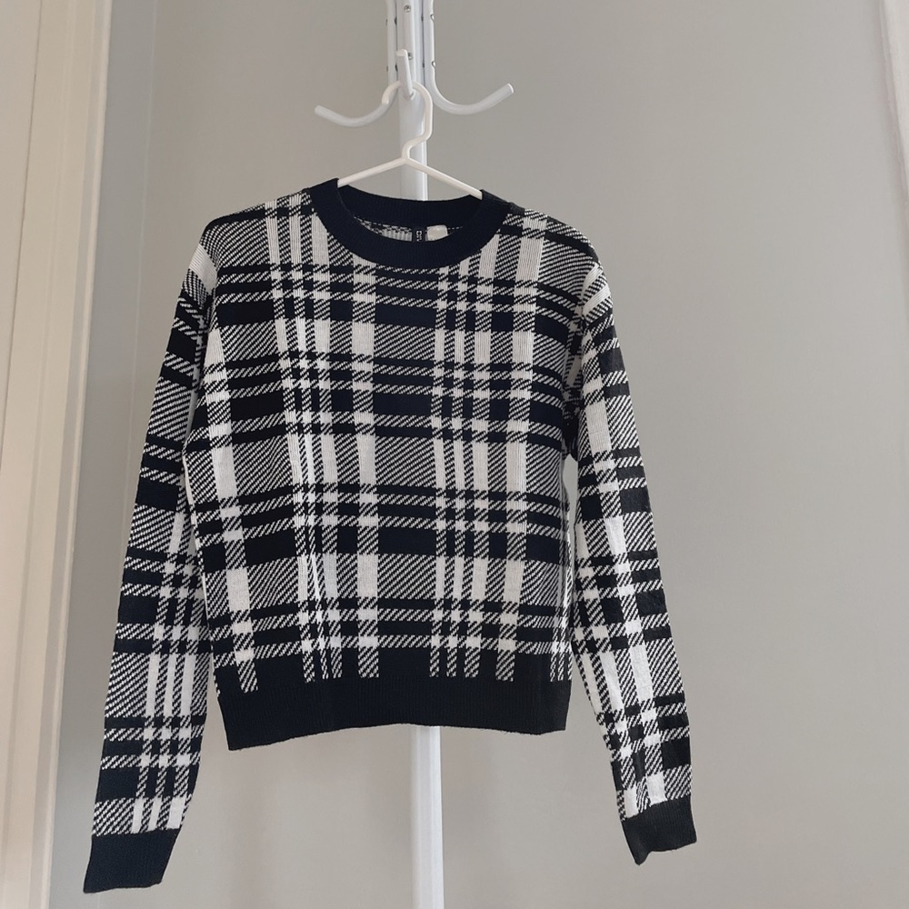 Soft Knit Sweater Checkered Pattern Round Neck Long Sleeve Ribbed Trim Crop S